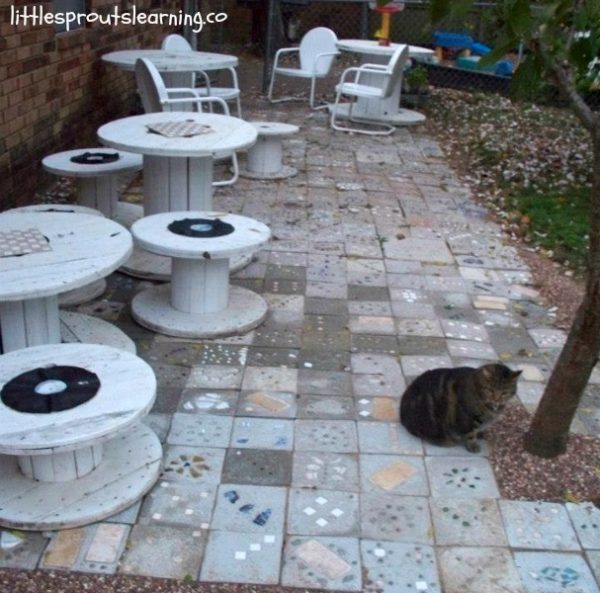 How to Make a Homemade Stepping Stone Patio